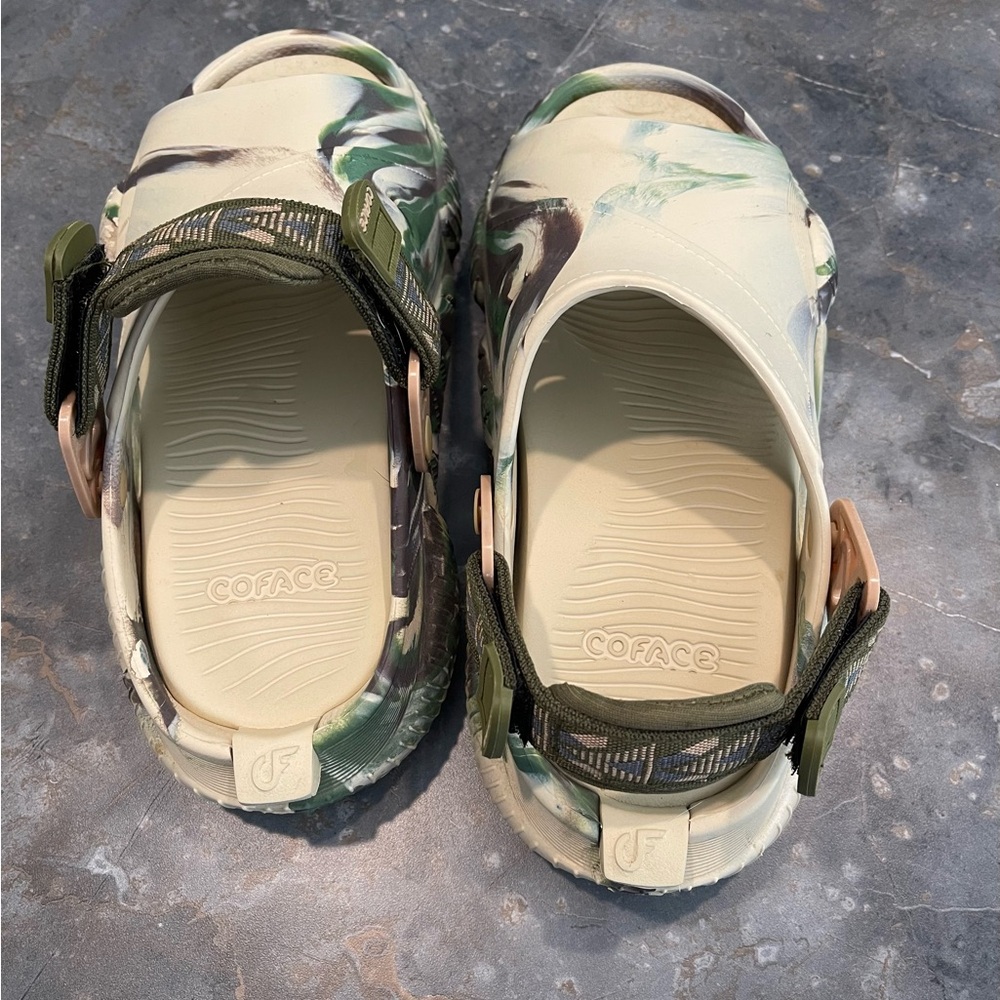 Camouflage Open-Toe Clogs - Picture 3 of 4